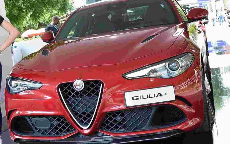 Alfa Romeo Giulia distrutta da un articolo