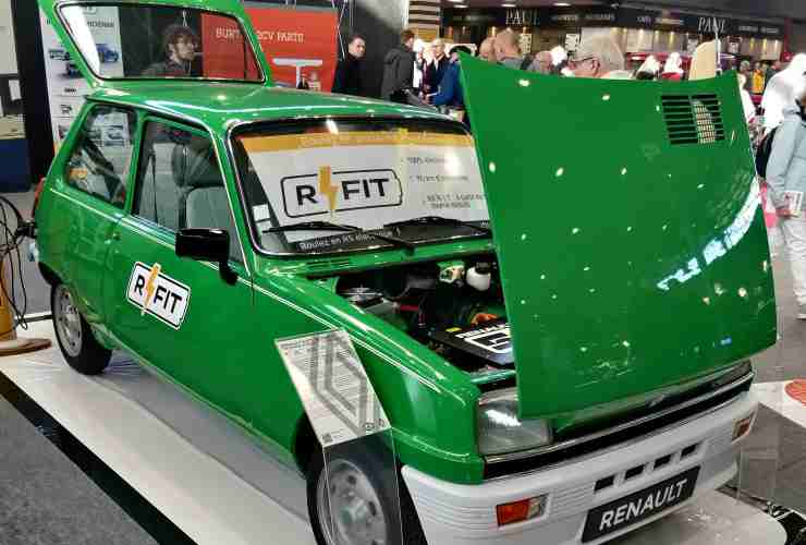 Renault 5 con il kit di R-Fit