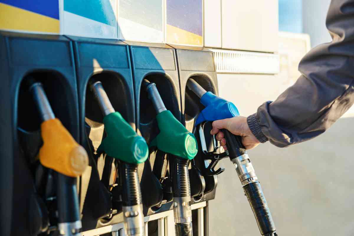 Pompa di benzina: arriva il nuovo carburante