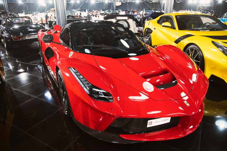 Ferrari, una causa per avere LaFerrari