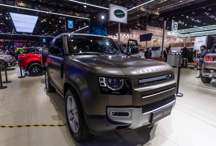 Land Rover, si torna indietro per fare un passo in avanti