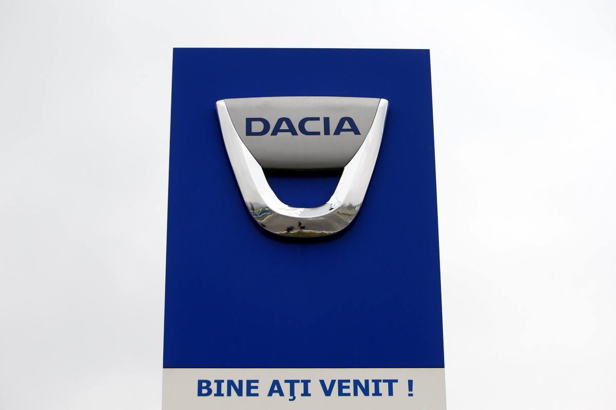 Crolla anche la Dacia? Il modello è un flop completo: cosa rischia la Casa rumena