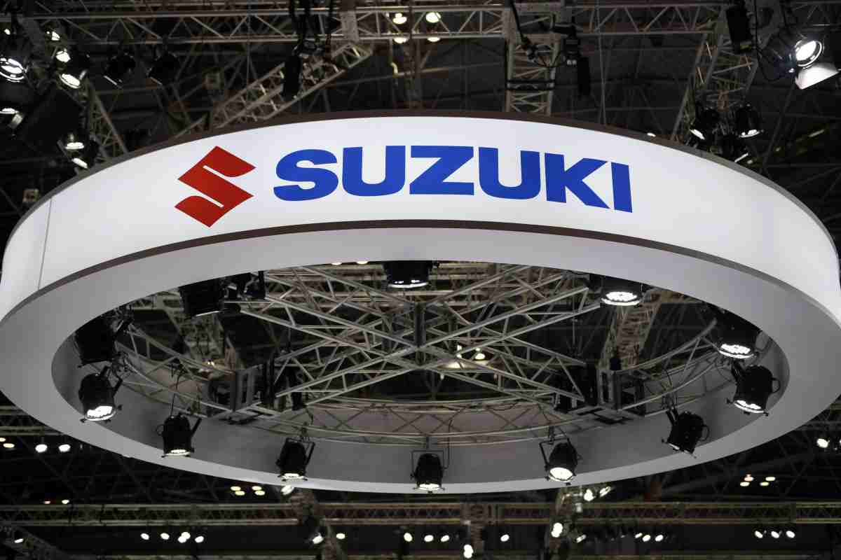 Suzuki mette all'angolo l'elettrico: i giapponesi puntano su un'altra tecnologia, il carburante del futuro è questo?