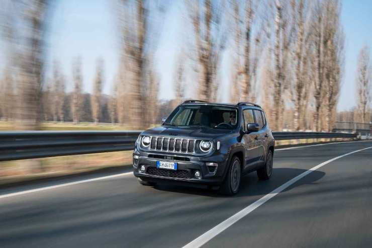 Jeep Renegade problema luci retromarcia